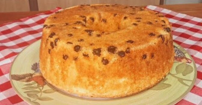 Especiais: Bolo de Uva Passa com Massa Fofinha e Deliciosa