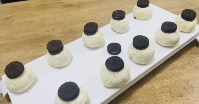 Doces: Brigadeiro de Leite Ninho com Recheio de Oreo