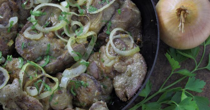 Aves: Coração de Frango na Frigideira Acebolado: Prático e Saboroso!