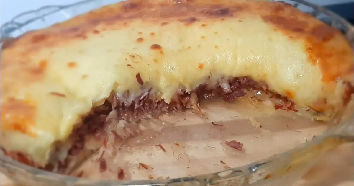 Escondidinho de Carne Seca com Mandioca Fácil