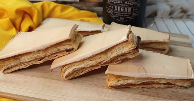 Sobremesas: Jesuítas Tradicionais Receita Portuguesa com Creme Pasteleiro e Cobertura de Limão