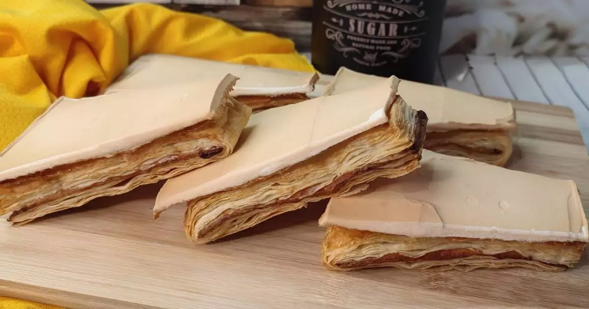 Os Jesuítas são doces tradicionais da confeitaria portuguesa, finalizados com uma cobertura suave e levemente...