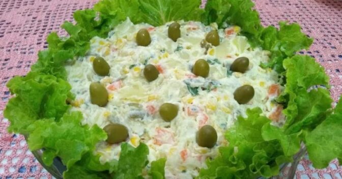 Especiais: Salada de Maionese Decorada: O Segredo para Deixar Sua Mesa Mais Elegante e Saborosa!