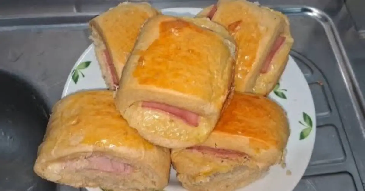 Pãozinho Recheado com Queijo e Presunto Macio e Delicioso