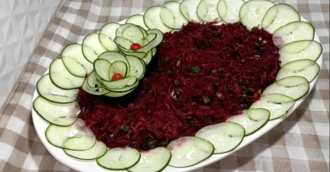 Sobremesas: Salada de Beterraba Crua Cítrica