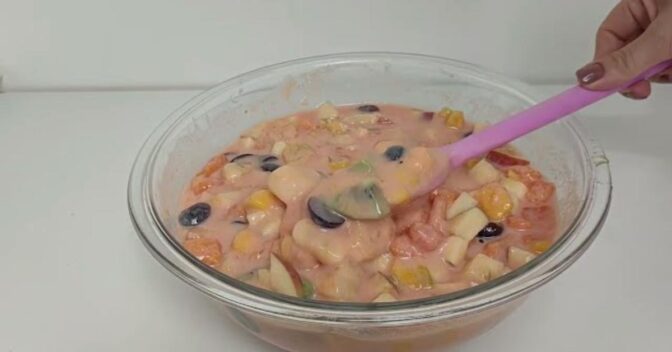 Natal: Salada de Frutas Natalina com Calda de Morango