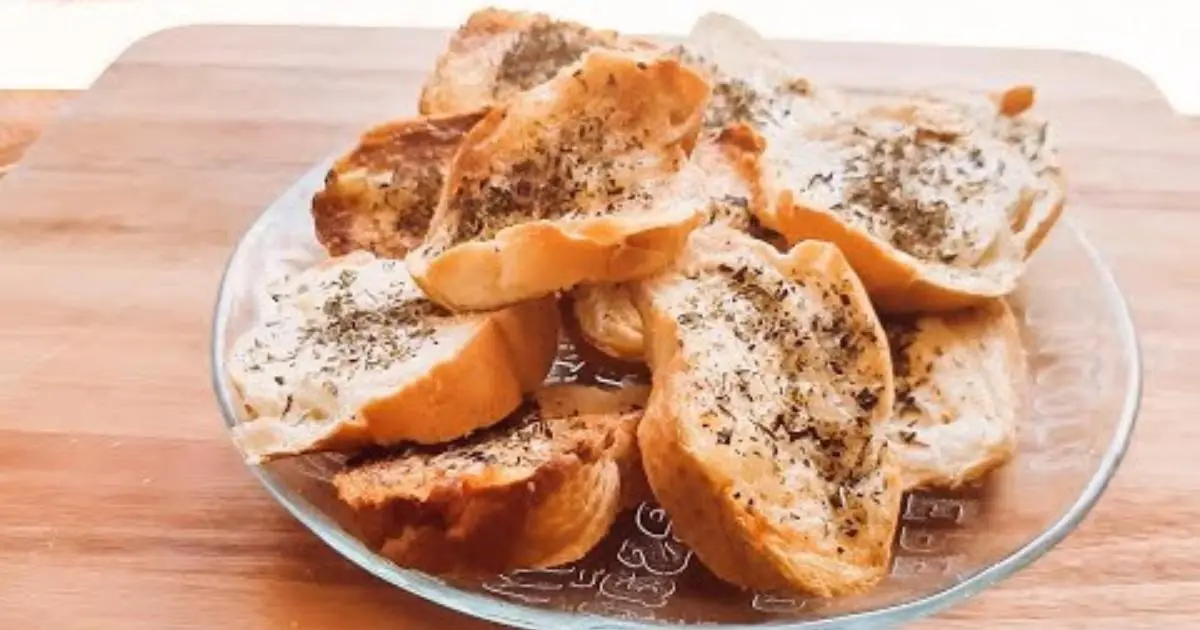 Prepare um lanche rápido e crocante com essa receita de torradas na Airfryer. Siga os...