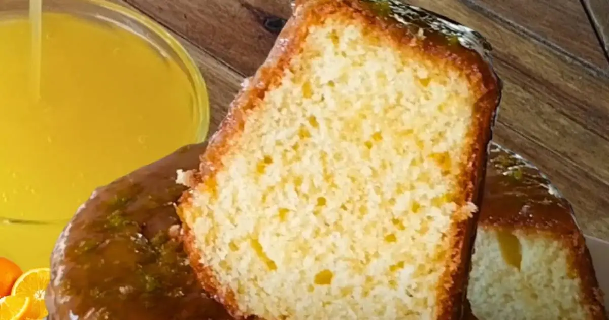 Aprenda a fazer um Bolo de Laranja com Cobertura Simples e Perfeito, receita fácil, fofinha...