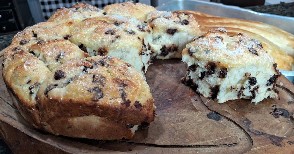 Prepare uma colomba pascal irresistível e caseira, com gotas de chocolate, massa fofinha e sabor...