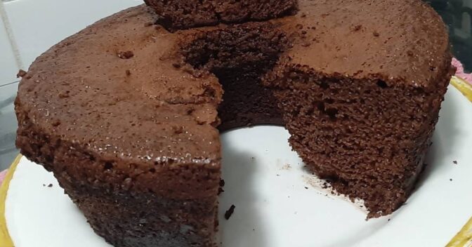 Bolos: Como Fazer Bolo de Chocolate Fácil e Rápido