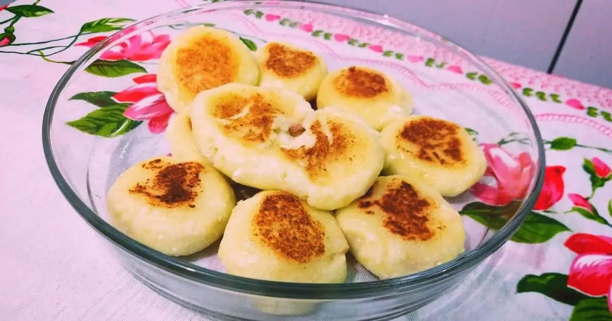 Aprenda a fazer um delicioso Pão de Batata de Frigideira, prático, rápido e perfeito para...