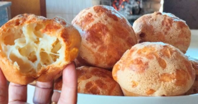 Pães: Pão de Queijo de Liquidificador Receita Fácil