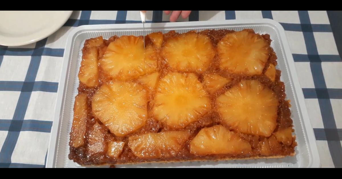 Receita fácil de bolo de abacaxi invertido, com massa fofa e caramelo irresistível!...