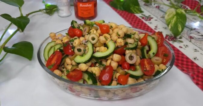 Natal: Salada de Grão-de-Bico para o Natal: Receita Irresistível!