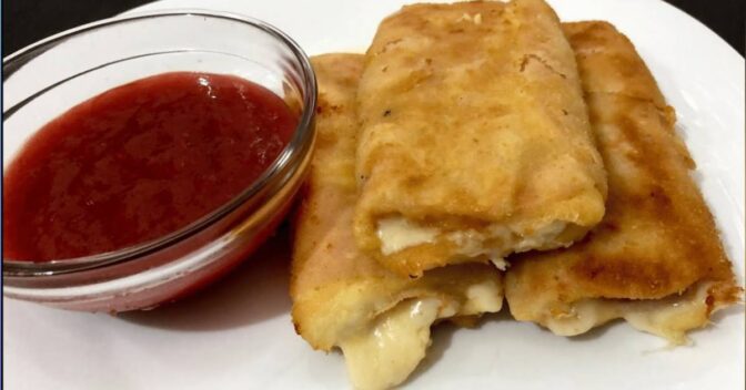 Lanche: Salgado de Queijo e Presunto Sem Massa