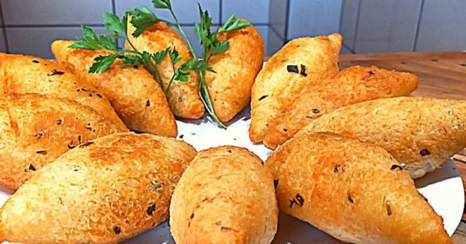 Lanche: Bolinho de Bacalhau com Mandioca