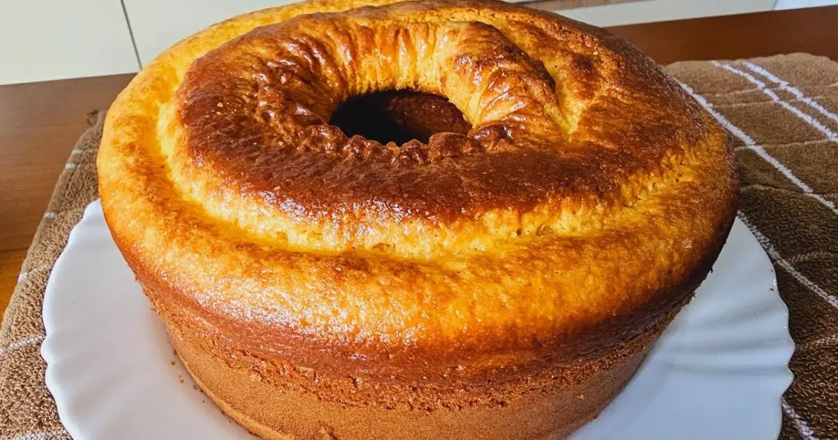 Receita fácil de bolo algodão de fubá e maizena, perfeito para o café....