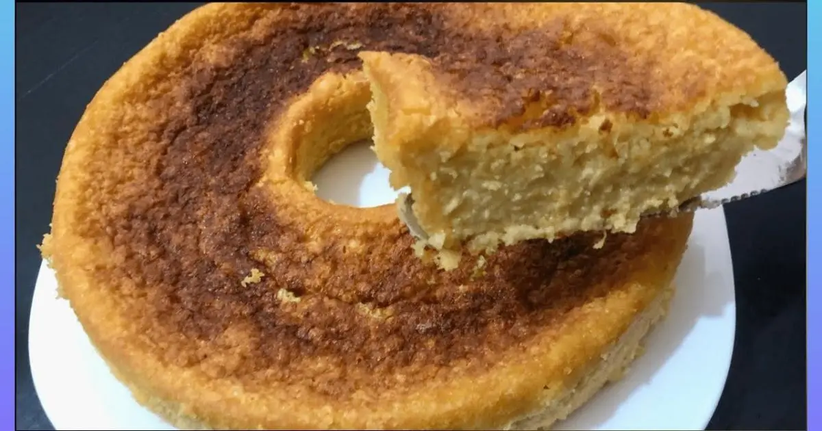 Receita prática de bolo de milho cremoso, feito no liquidificador, perfeito para acompanhar o café....