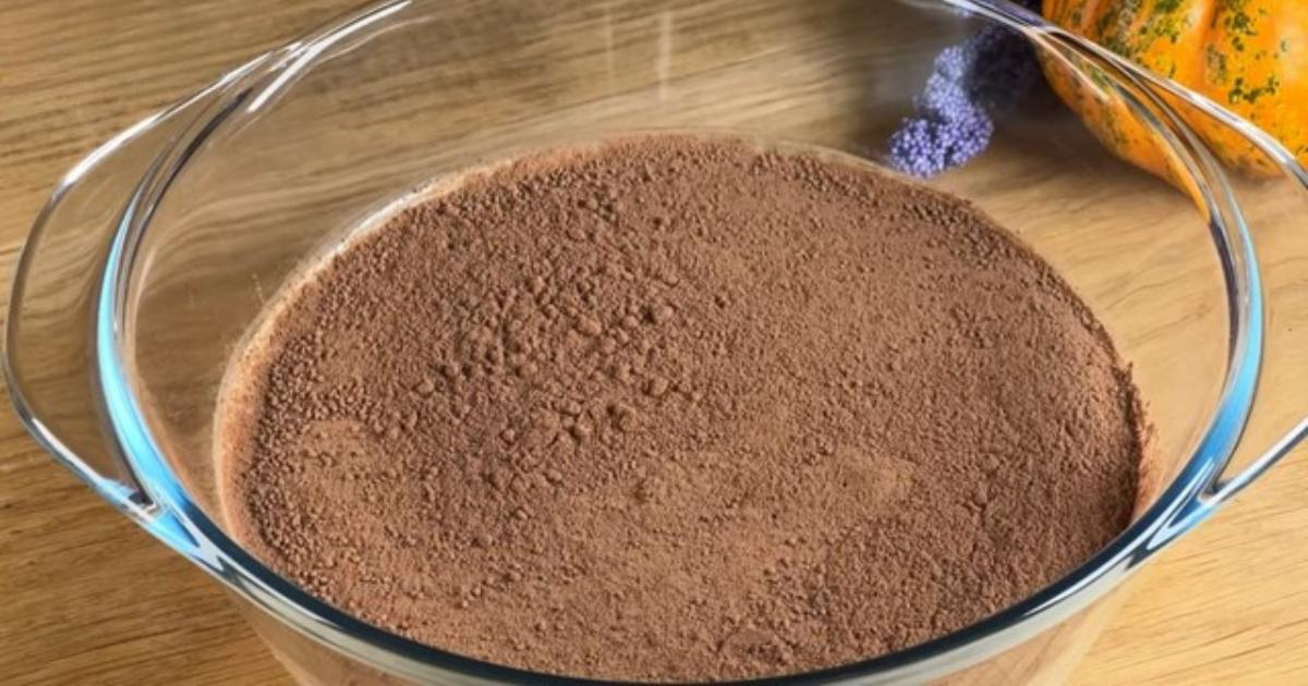 Uma sobremesa cremosa de chocolate sem farinha e ovos, feita em 5 minutos!...