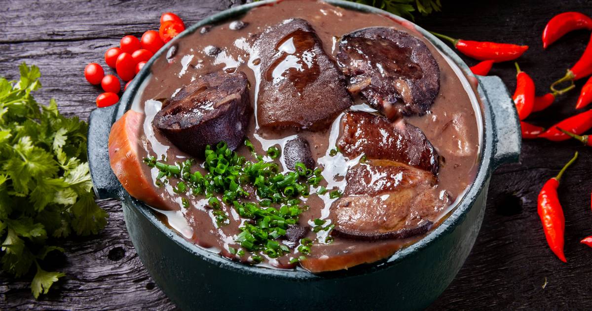 Aprenda a preparar uma Feijoada Tradicional cheia de sabor, com dicas para deixar sua receita...