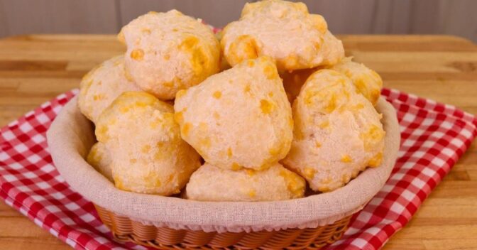 Lanche: Pão de Queijo Fácil de Espetar