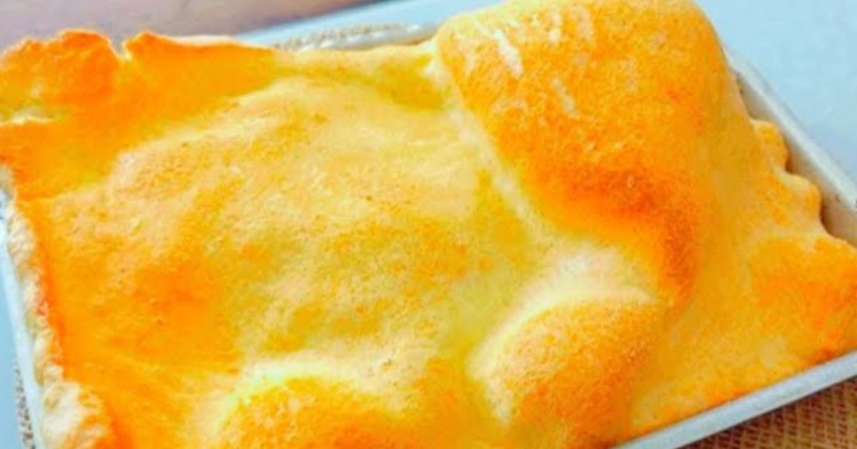 Pão de queijo grandão crocante e delicioso para o café da manhã!...
