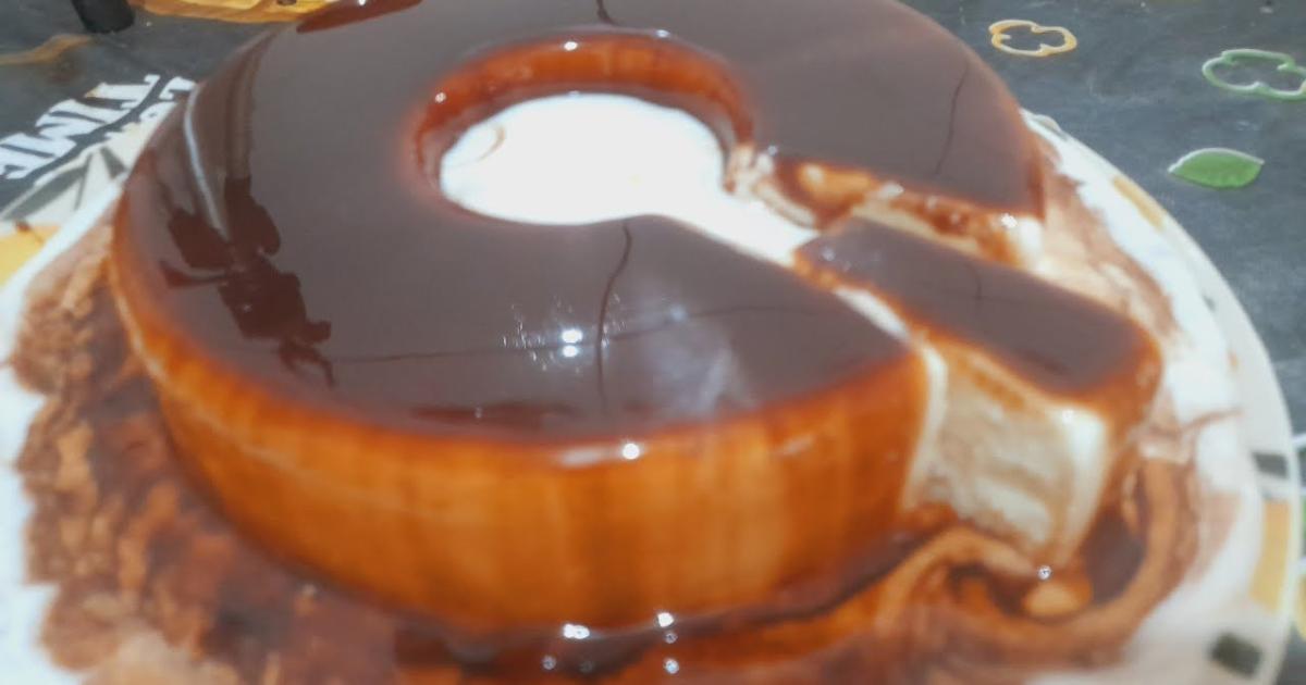 Pudim de sorvete cremoso, fácil e refrescante, perfeito para os dias de calor!...