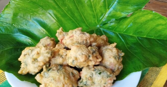 Lanche: Receita de Bolinho Salgado com Taioba