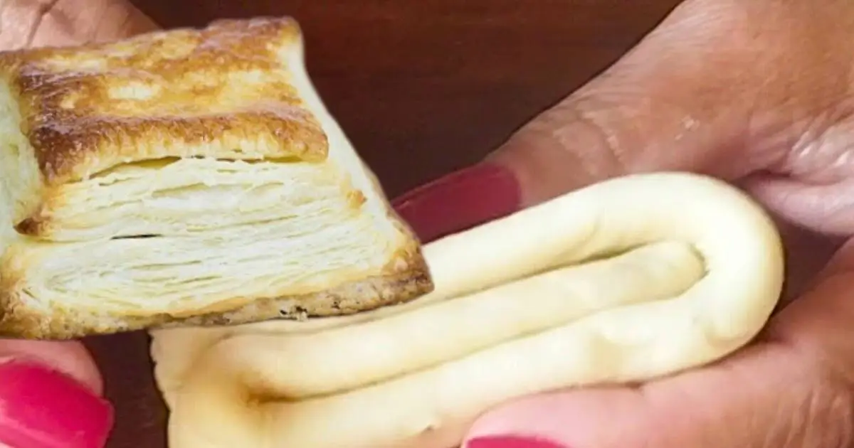 Descubra como fazer o Bolo de Tapioca Sem Forno Geladinho, uma sobremesa prática, deliciosa e...