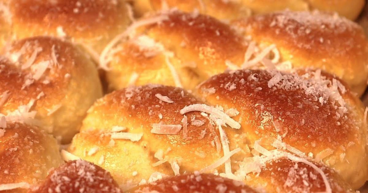 Rosquinha caseira de coco, fofinha, com leite condensado, fácil de fazer e ótima para vender!...