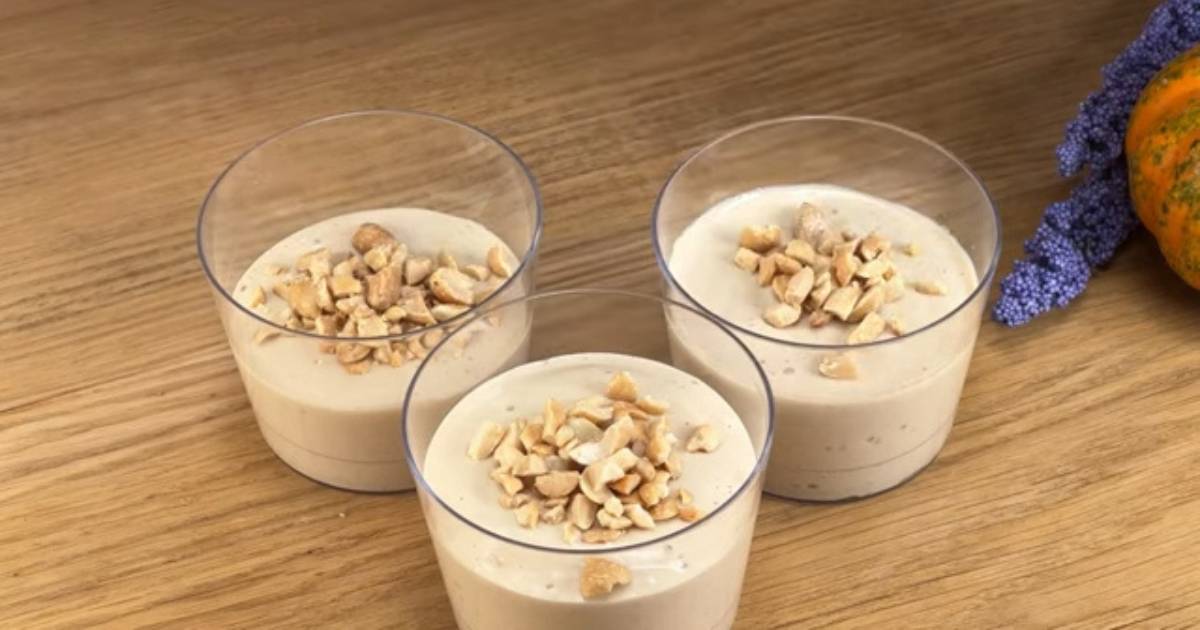 Sobremesa de iogurte com café sem assar! Apenas 3 ingredientes e pronta em minutos. Experimente!...