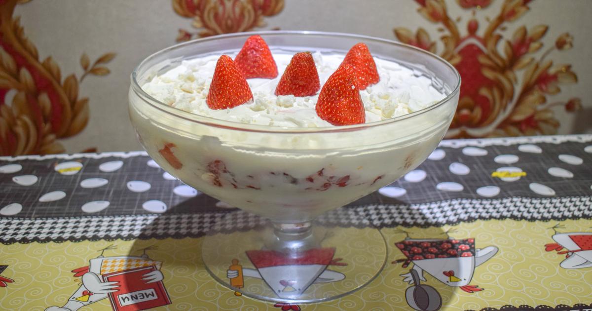 Sobremesa fácil de Ninho com Morangos, cremosa e irresistível. Perfeita para qualquer ocasião!...