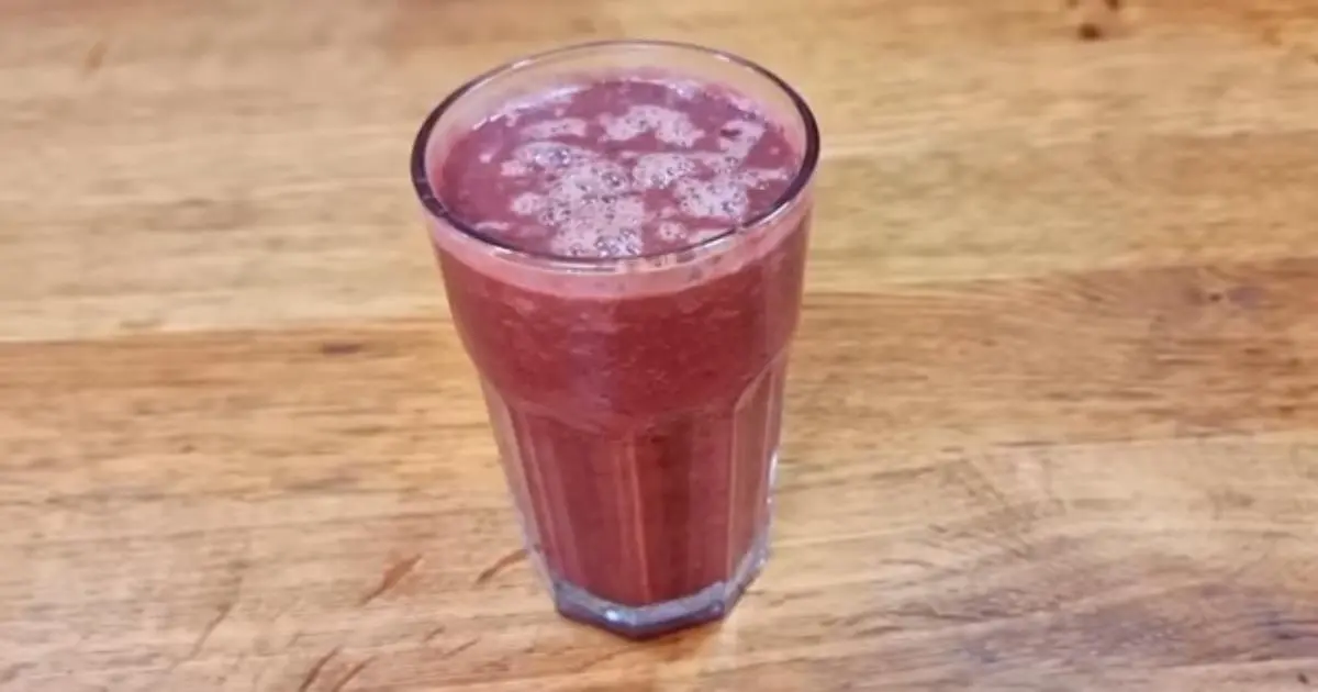 Suco poderoso para combater anemia, com beterraba, couve e limão. Receita fácil e saudável!...