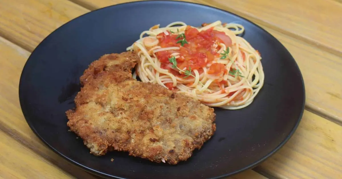 Bife Crocante de Fígado com Farinha Panko fica dourado, macio e saboroso, receita prática para...