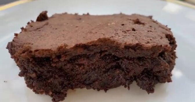 Brownies: Bolo Brownie de Chocolate Molhadinho sem Farinha Fica Perfeito e É Fácil de Fazer