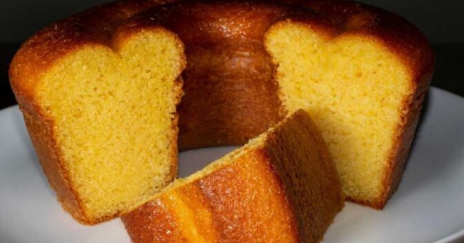 Bolos: Bolo de Farinha de Milho com Parmesão Ralado