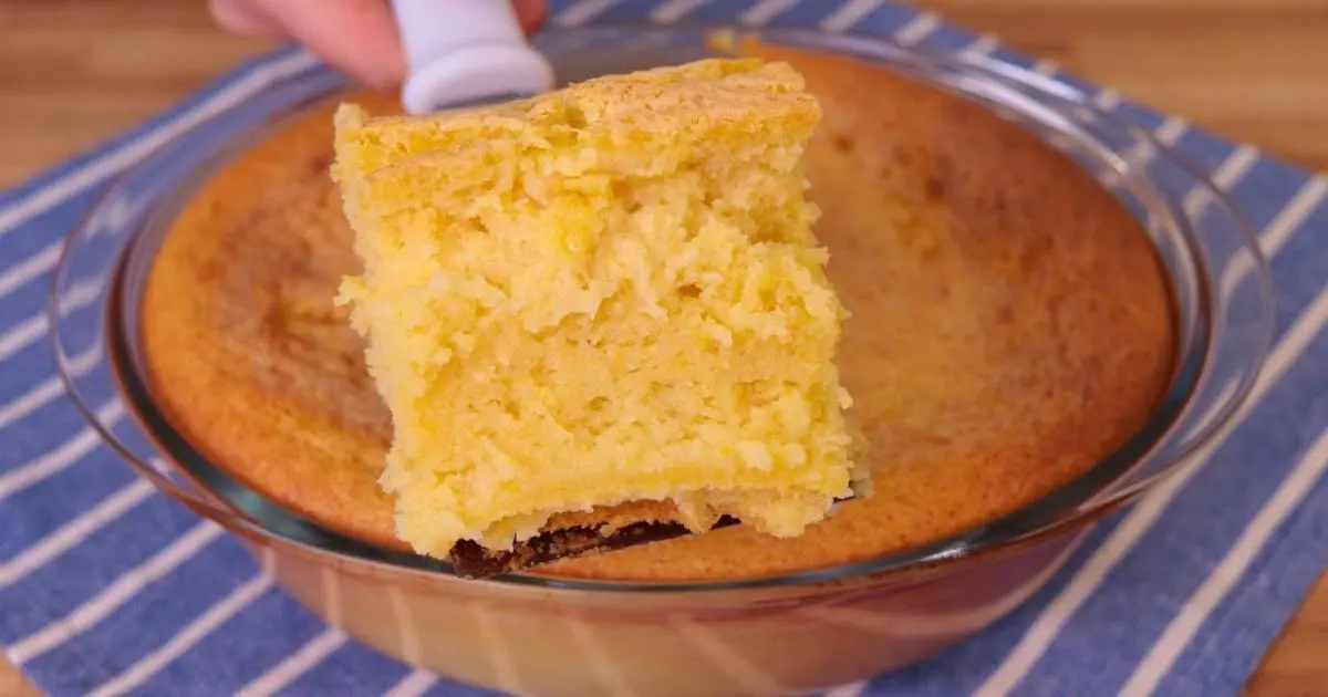 Receita prática de bolo de milho cremoso tipo pamonha com milho de latinha, delicioso e...