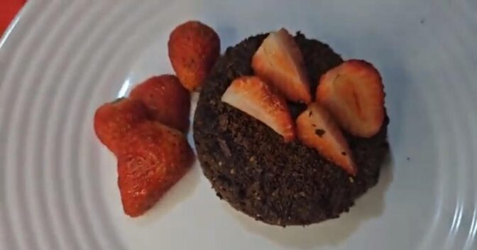 Bolos: Bolo de Cacau de Caneca Sem Lactose: Receita Rápida e Deliciosa