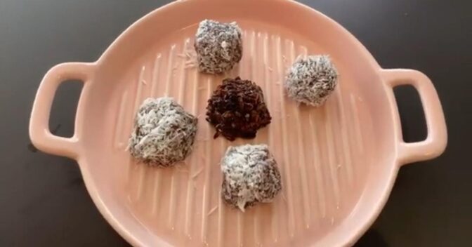 Doces: Brigadeiro de Enrolar com Leite Condensado Fake que Fica uma Delícia