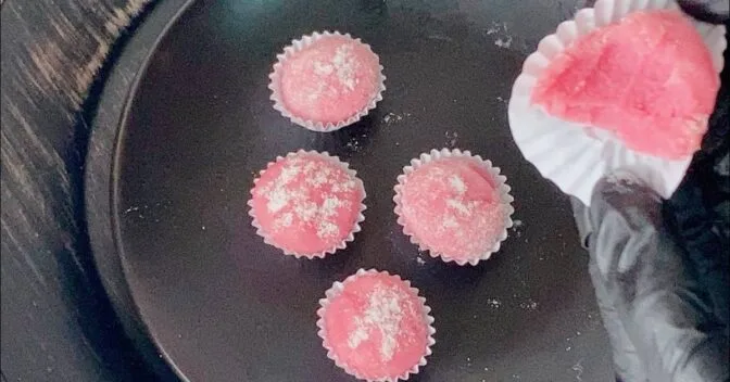 Doces: Brigadeiro de morango delicioso