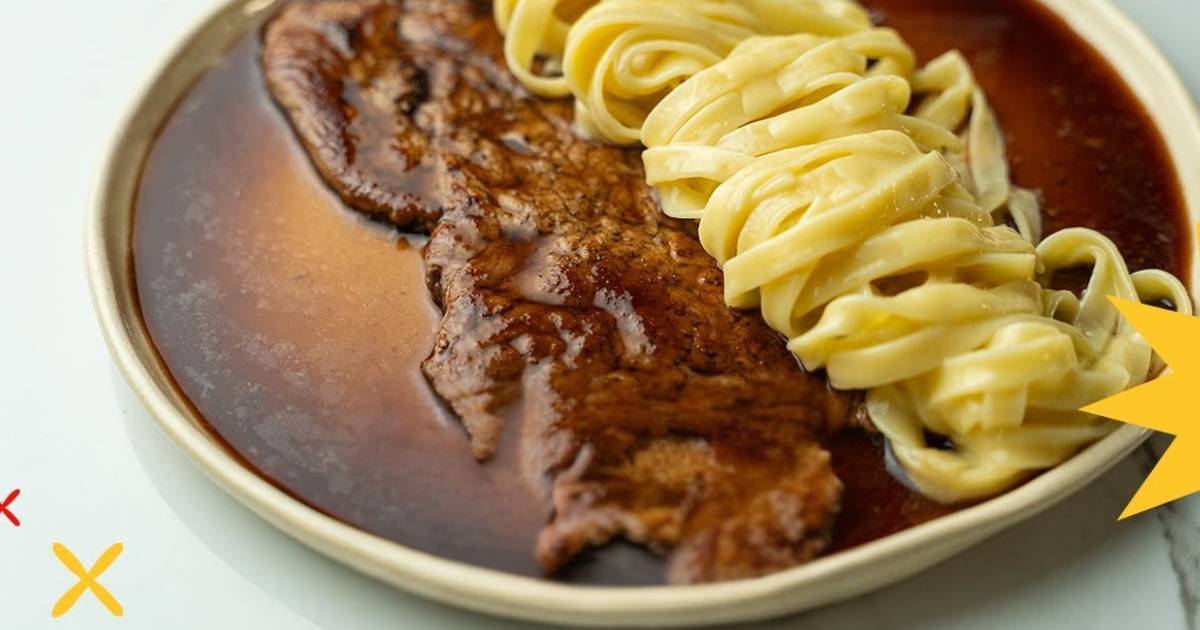 Aprenda a fazer Paillard de Mignon com Fettuccine Alfredo, uma combinação perfeita de carne suculenta...