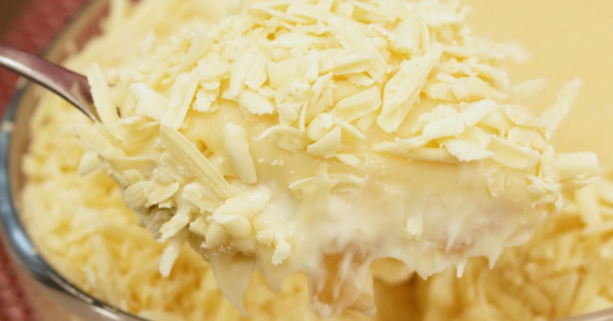 Aprenda a fazer uma sobremesa cremosa de abacaxi com um creme delicioso e cobertura de...