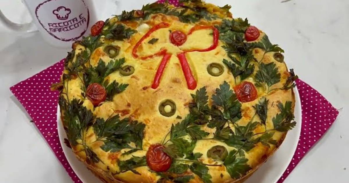 Aprenda a fazer torta de liquidificador natalina fofinha e saborosa, uma receita prática e deliciosa...