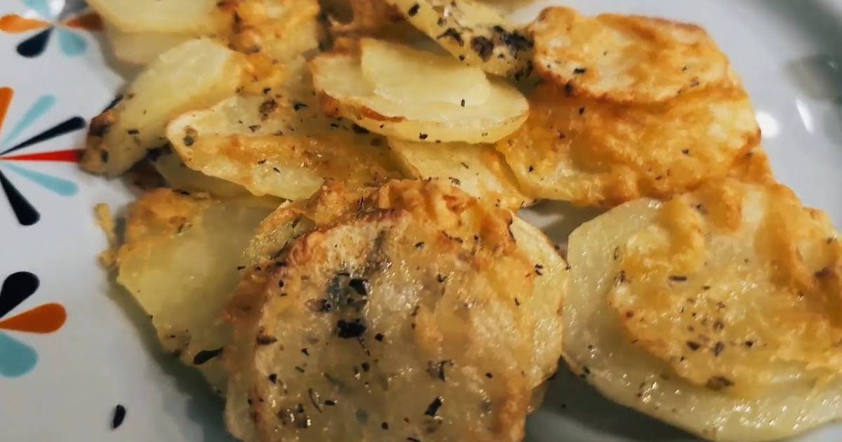 Batata Crocante com Parmesão! Uma receita fácil, rápida e deliciosa para acompanhar suas refeições, faça...