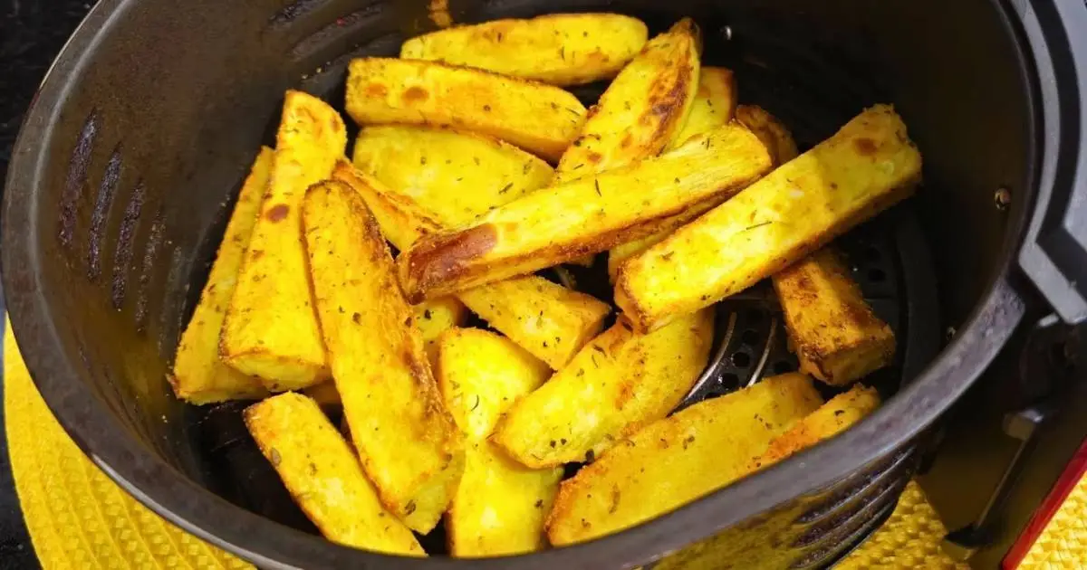 Batata Doce Rústica na Airfryer! Crocante por fora e macia por dentro, essa receita fácil...