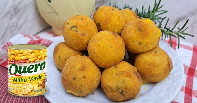 Lanche: Bolinho de milho com queijo empanado e frito – irresistível!