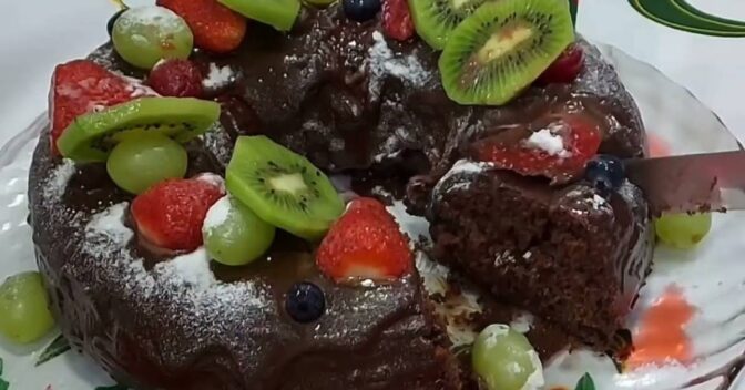 Bolos: Bolo de Chocolate com Frutas Perfeito