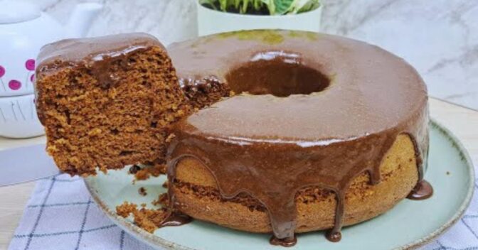 Bolos: Bolo de Cappuccino Fofinho com Cobertura Cremosa – Irresistível!