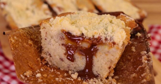 Sobremesas: Cuca de Banana com Doce de Leite e Nozes
