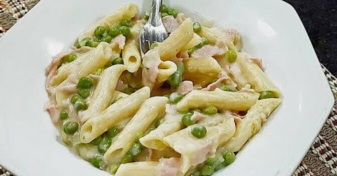 Massas: Macarrão Parisiense Cremoso com Molho Branco